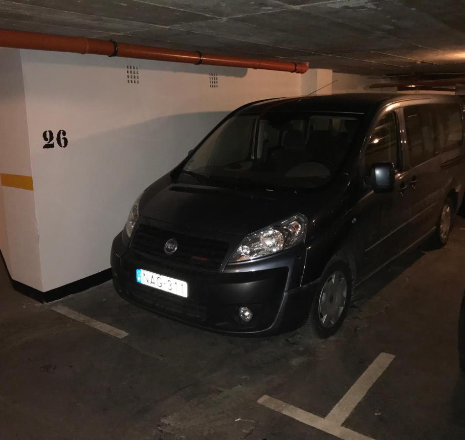 Bright, Spacious Apartment 3 bedroom, Garage Budapest Exterior foto